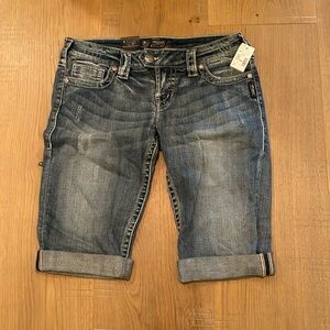 Silver Jeans Shorts, denim, distressed size 29 NWT